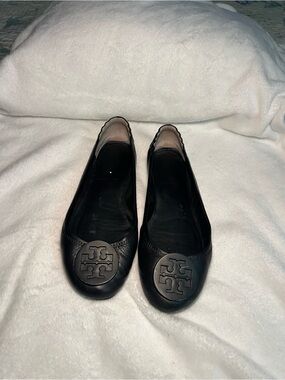Tory Burch Minnie Travel Black Leather Women's Ballet Flats with Logo Medallion